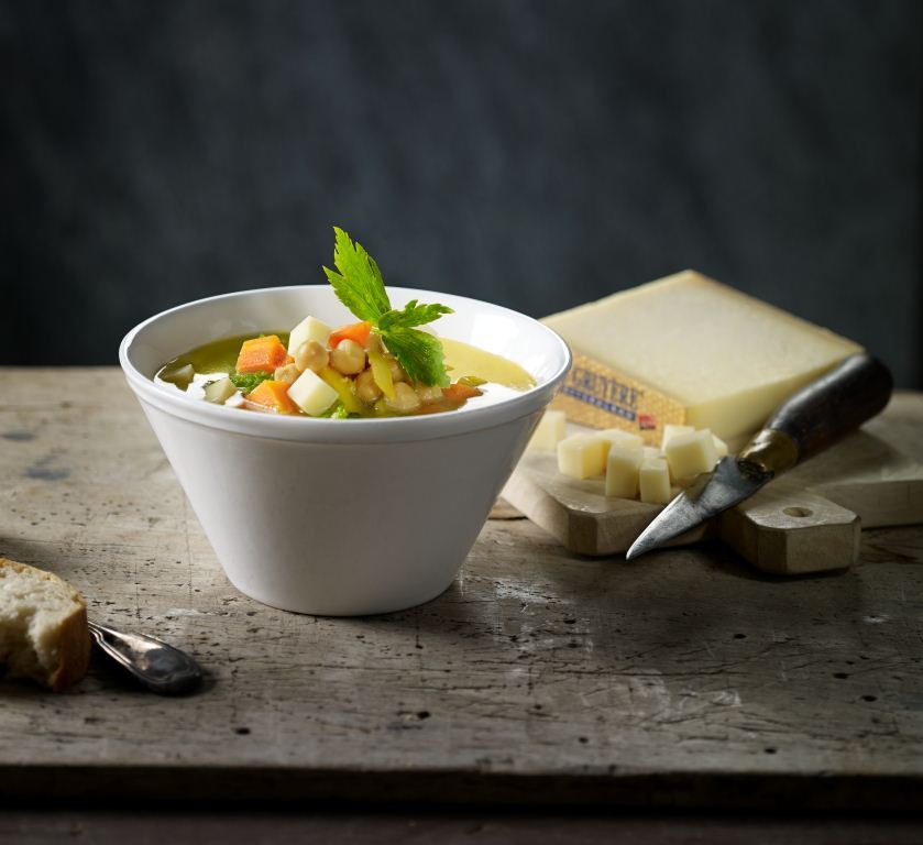 Sopa de grão com queijo Gruyère AOP